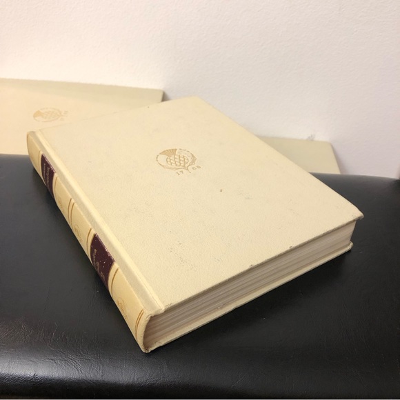 Vintage-2-Antiques Encyclopaedia Britannica 1963 Volume Antarctica to Balfe book